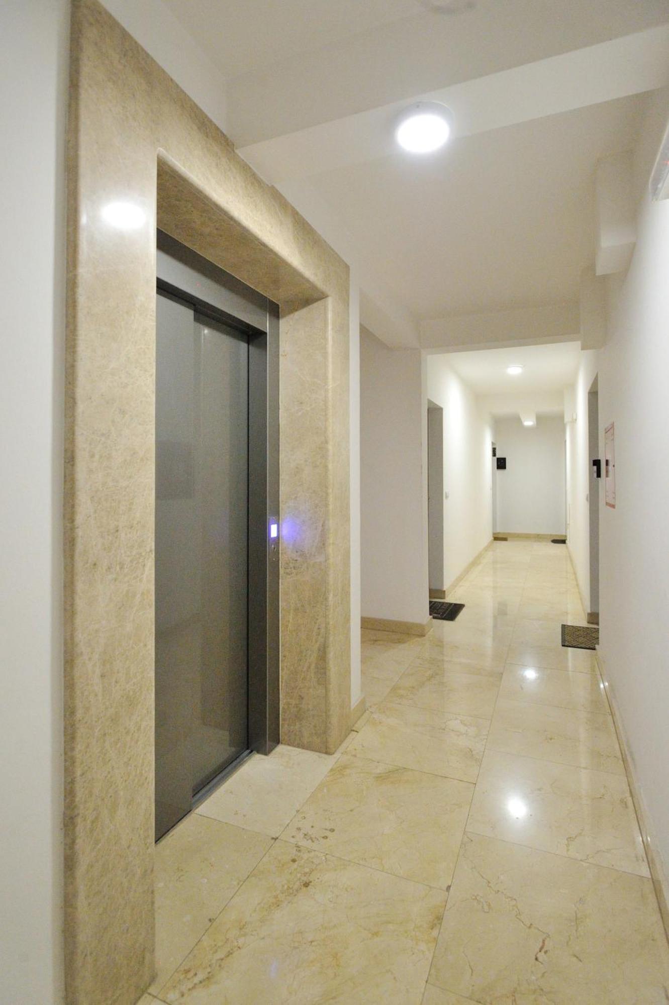 מוסטר Captain'S Luxury Apartments מראה חיצוני תמונה