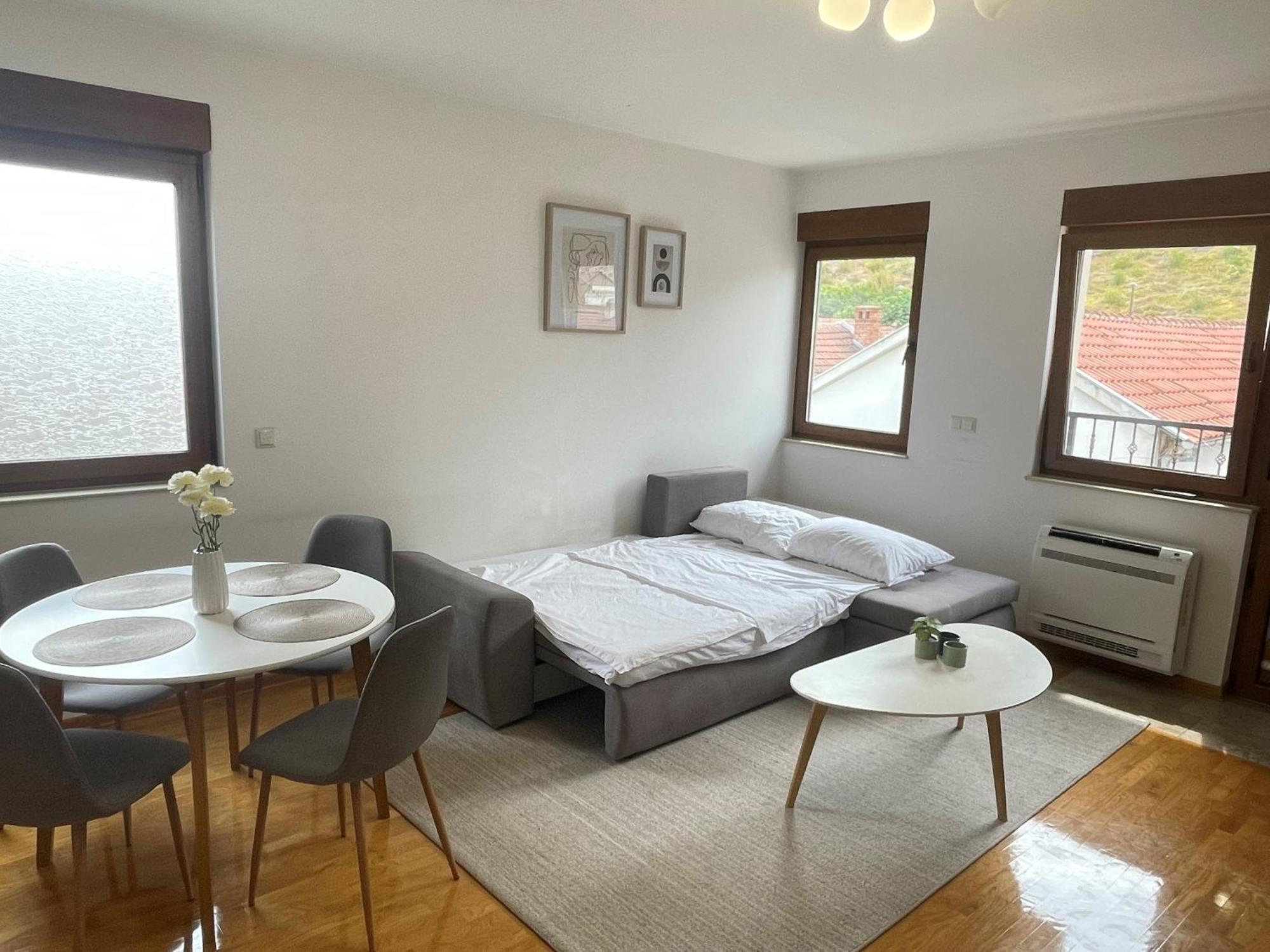 מוסטר Captain'S Luxury Apartments מראה חיצוני תמונה
