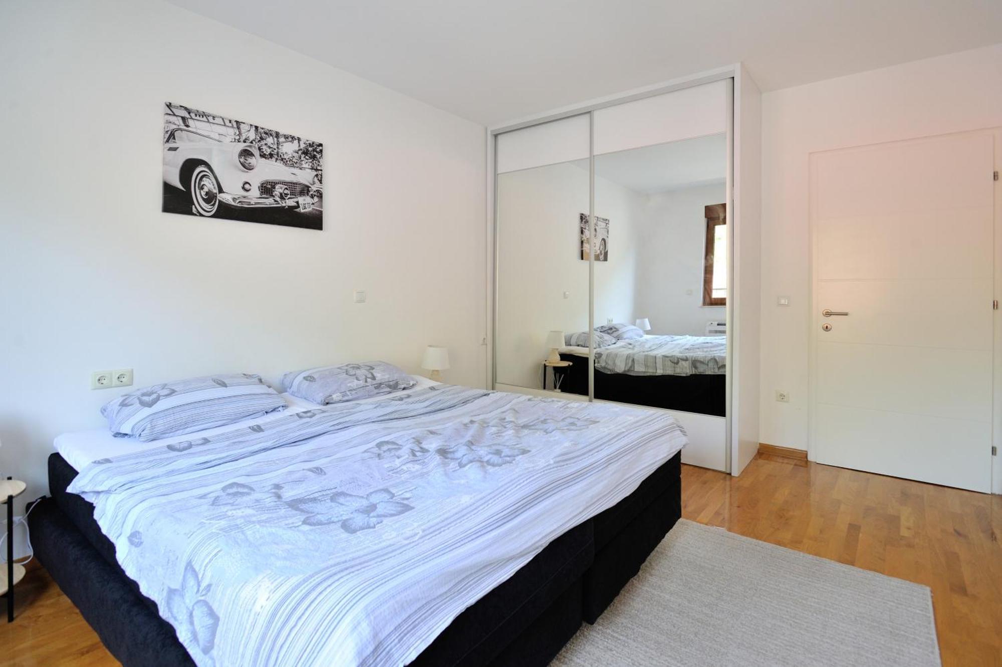 מוסטר Captain'S Luxury Apartments מראה חיצוני תמונה