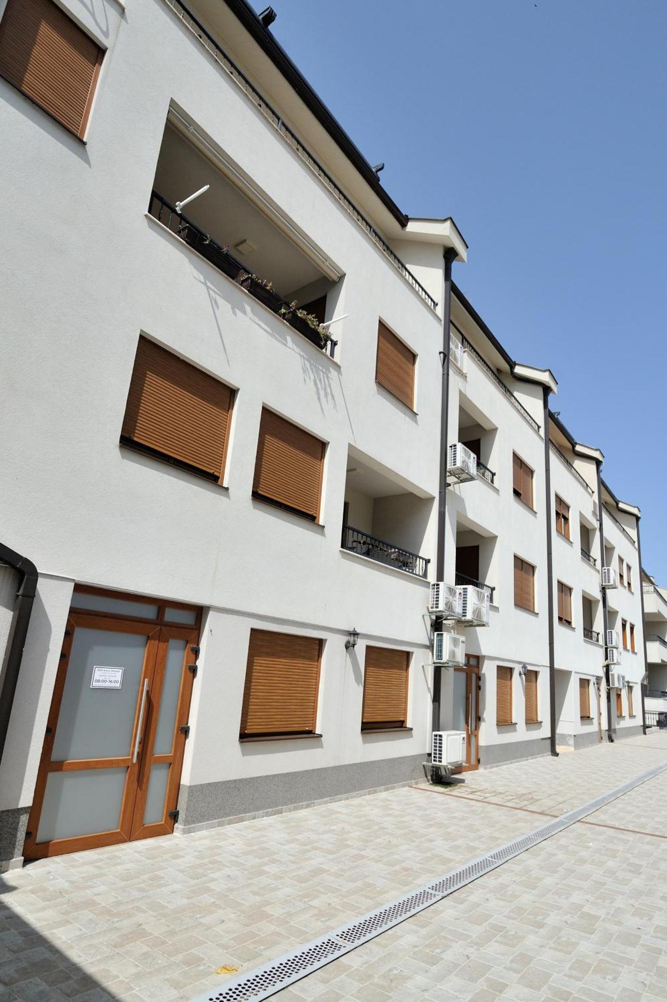 מוסטר Captain'S Luxury Apartments מראה חיצוני תמונה