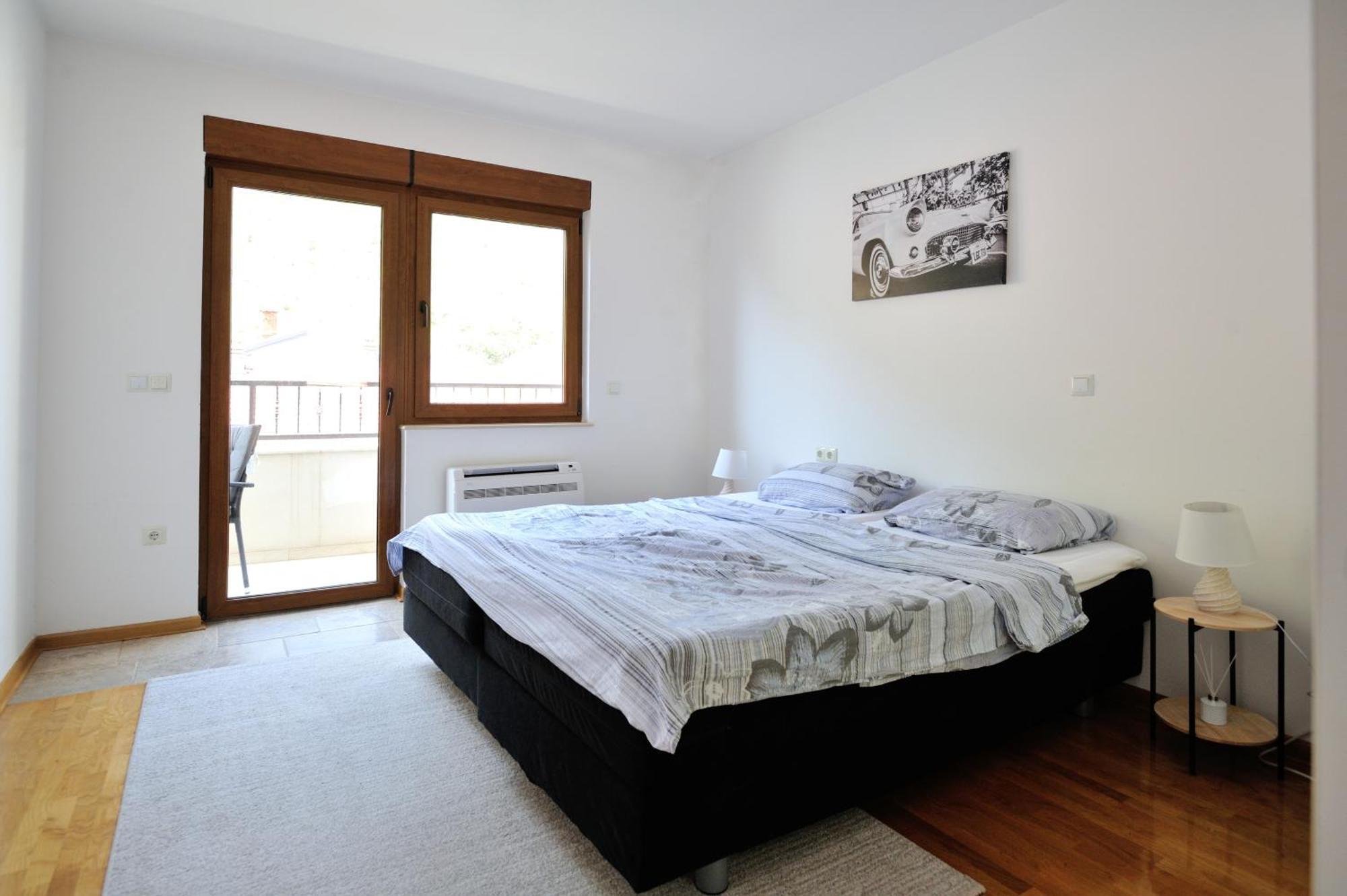מוסטר Captain'S Luxury Apartments מראה חיצוני תמונה